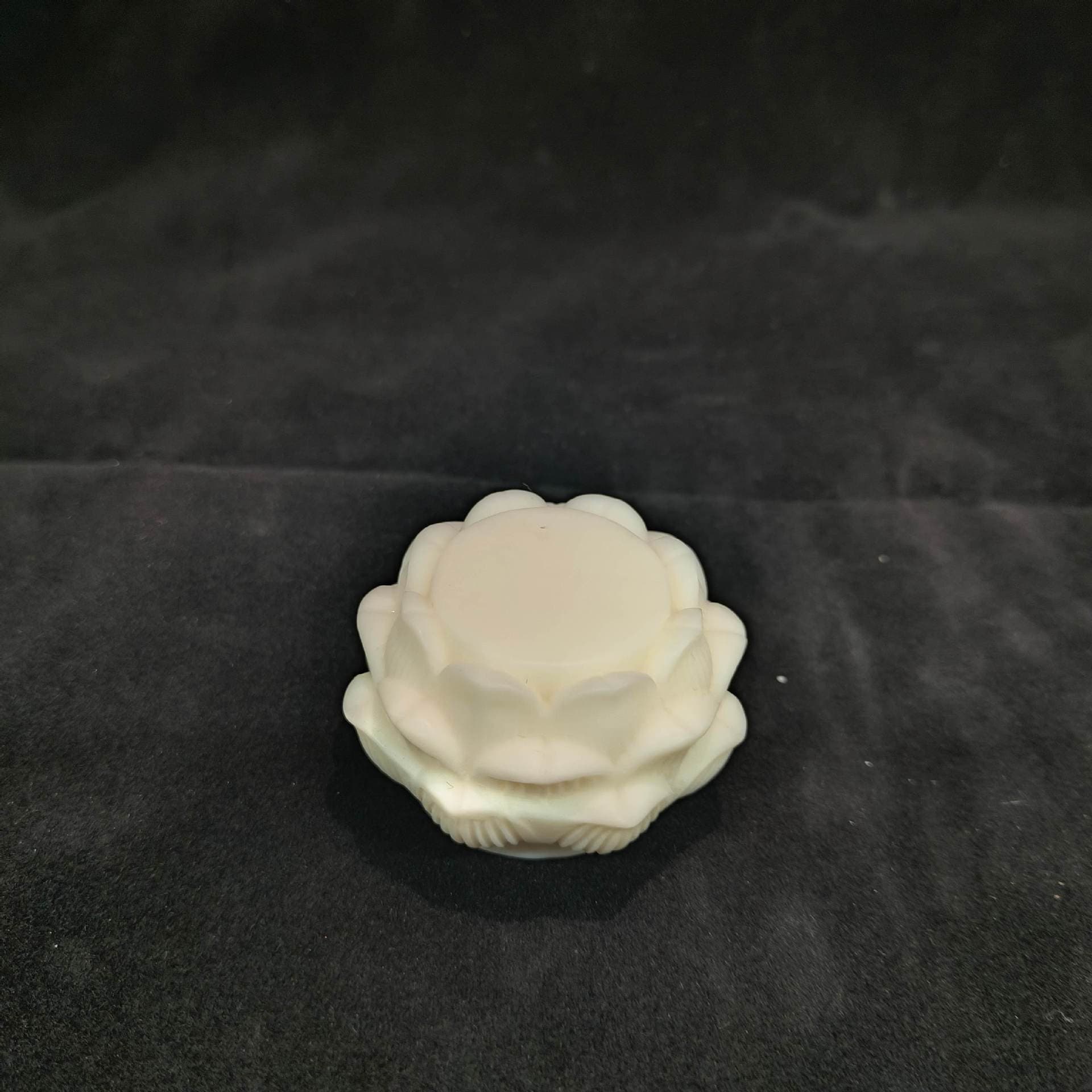 New Ivory Fruit Bodhi Fruit Lotus Bottom Office Decorations Tea Pet Crafts Home Car Decorations Wholesale