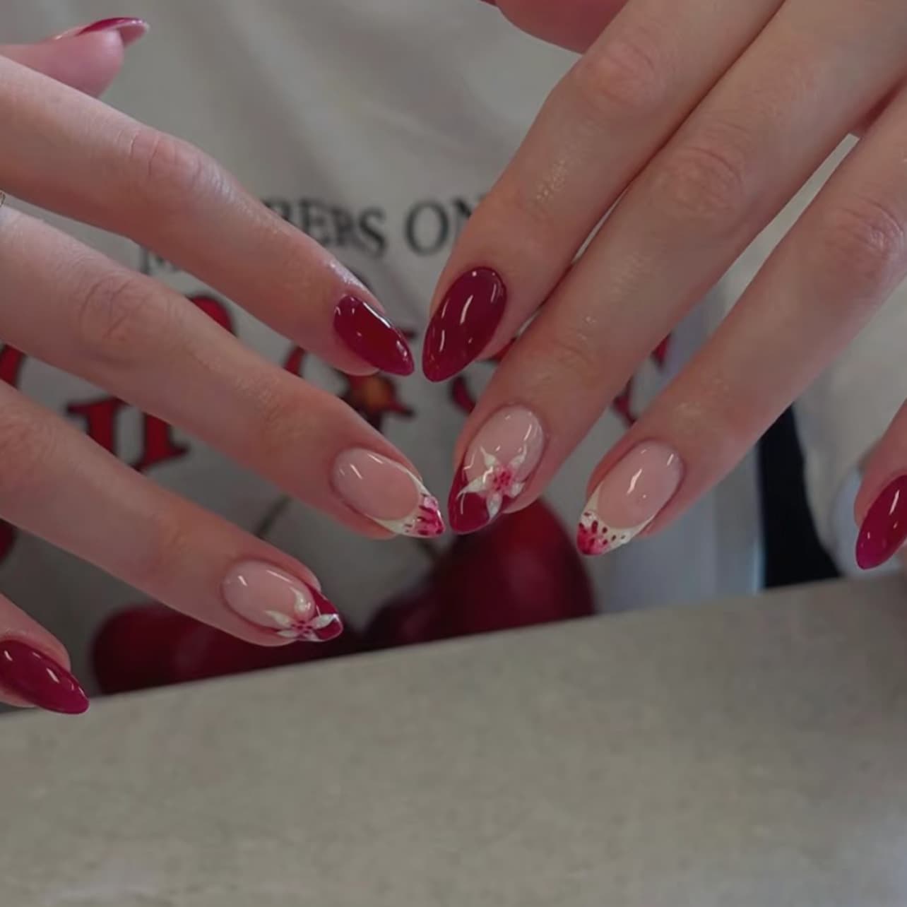 French Cherry Red Manicure, Wearable Nails, Short Almond Nails, Flowers, Simple and Pure, Popular Fake Nails Wholesale