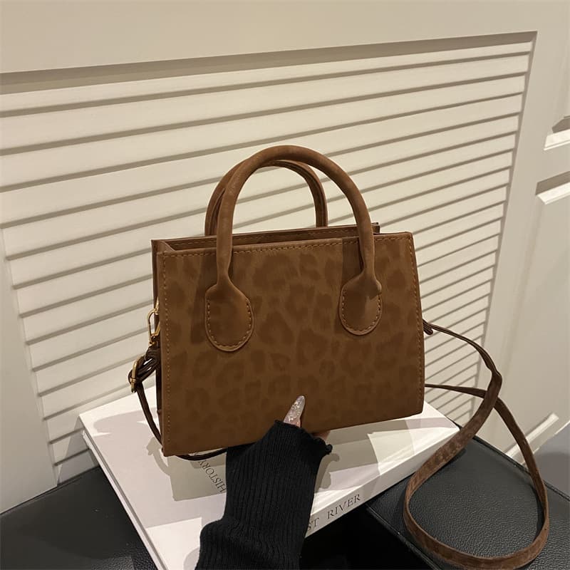 One-shoulder crossbody bag for women 2025 new leopard print fashion simple and beautiful Korean version trendy ladies shopping