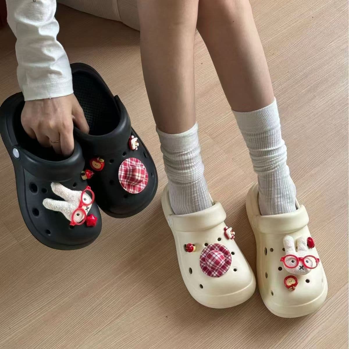 Nicole Is so Cute, Cartoon Apple Star Hole Shoes, 2026 Spring and Summer New Style, Thick-Soled, Non-Slip, Dual-Wear, Closed-Toe Sandals