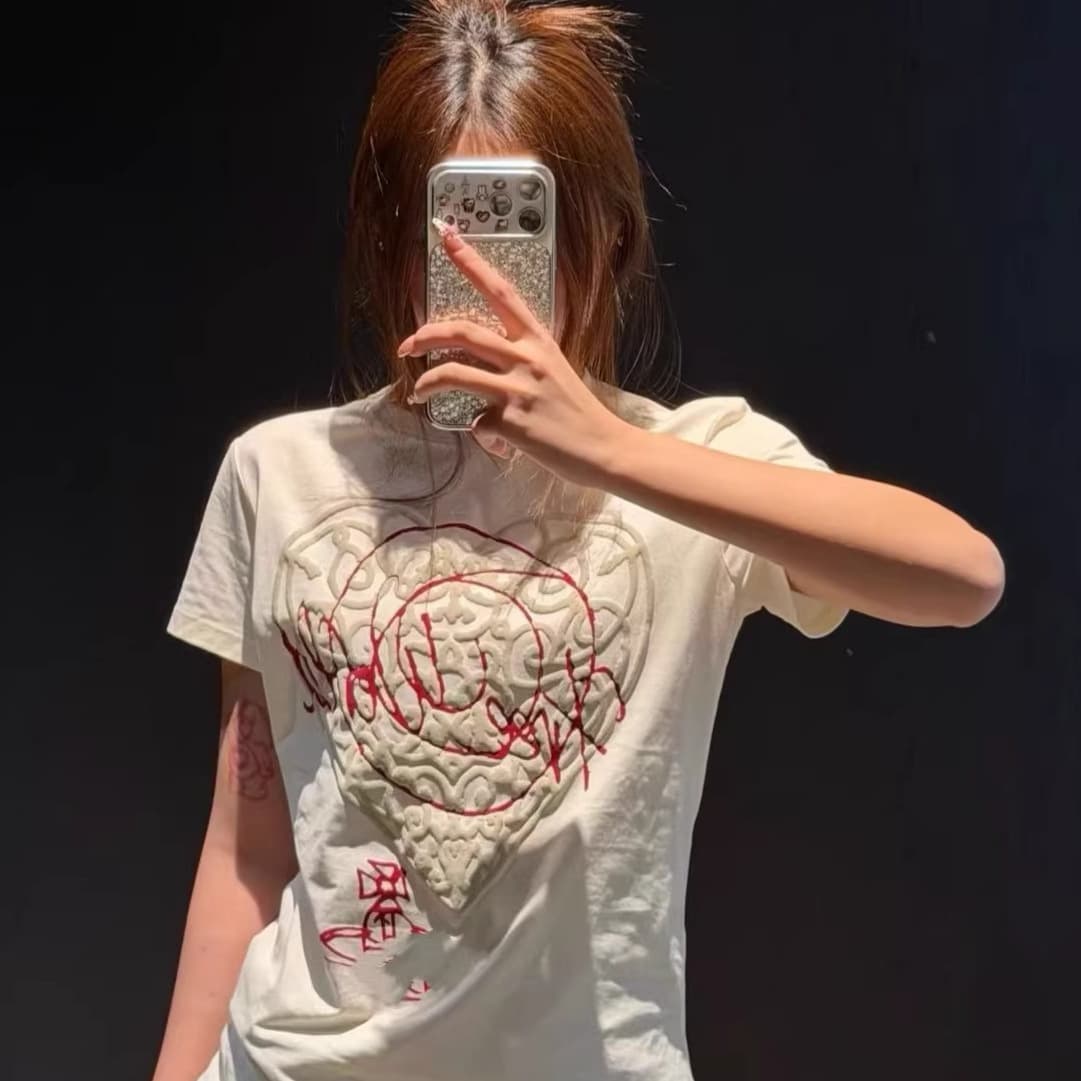 2026 New High Version Vivi Saturn Design Heart Graffiti Heavy Foam Print Round Neck Slim Fit Short Sleeve T-Shirt