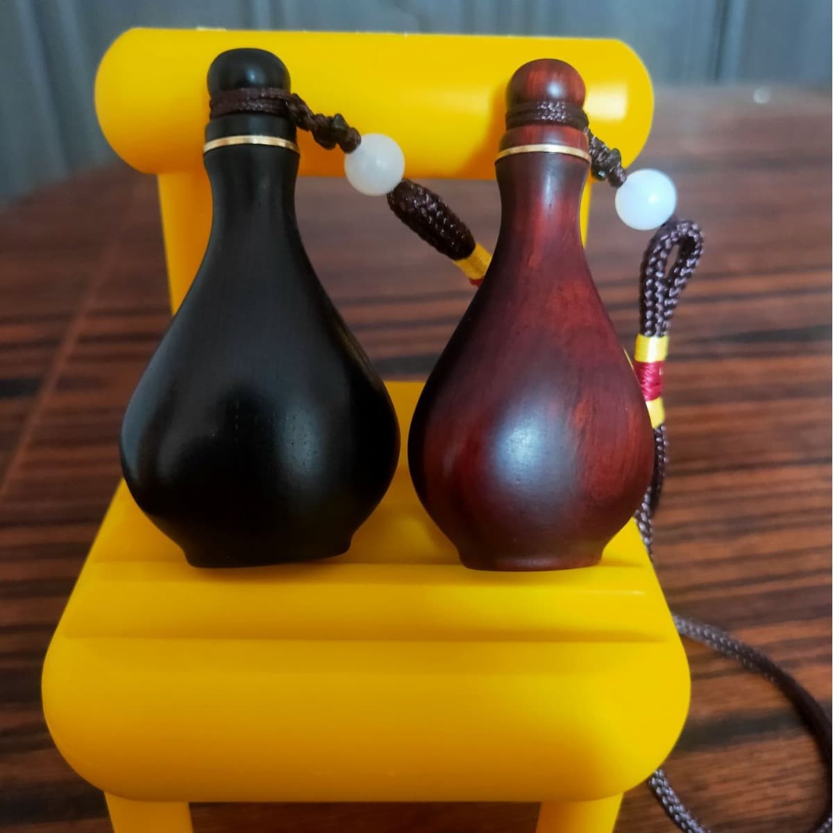 High-Density Rhino Horn Rosewood Ebony Purple Sandalwood Vessel Snuff Bottle Handheld Piece