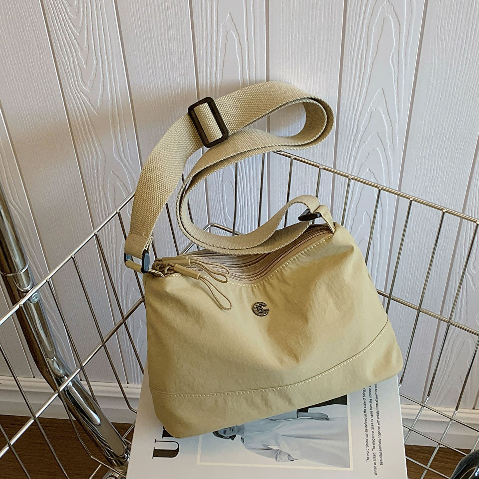 New Nylon Bag Solid Casual Cloth Bag Shoulder Crossbody Bag Women's Bag Versatile Shopping Lightweight Multi-layer Small Bag Cross-border