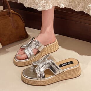 Short Women's Platform Wedge Sandals with Dress One Strap Summer Outdoor 2025 New Straw Woven Thick Sole Sandals Slippers