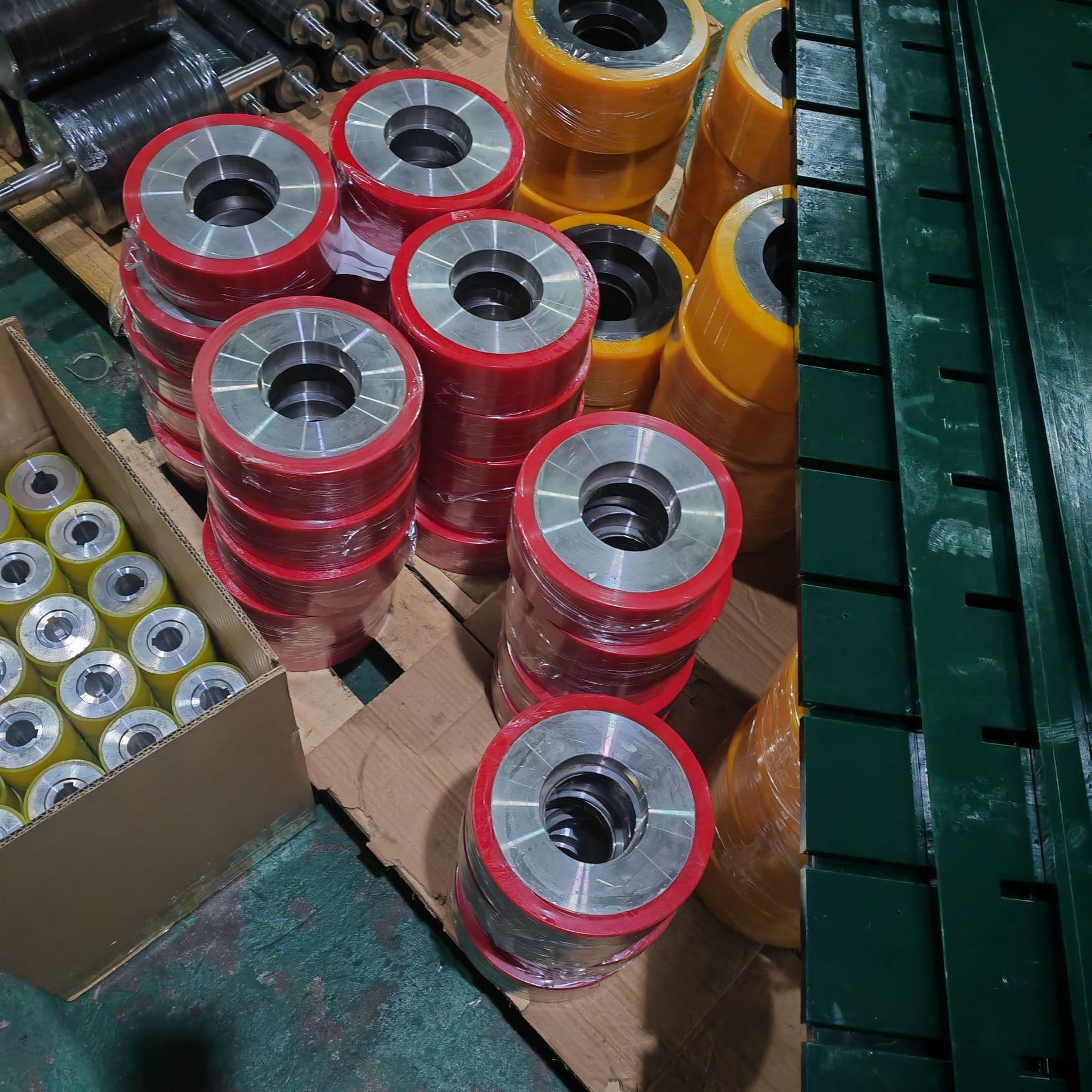 Recommended: Suzhou conductive, wear-resistant, oil-resistant polyurethane silicone rubber coated wheels, custom rubber roller production and refurbishment.