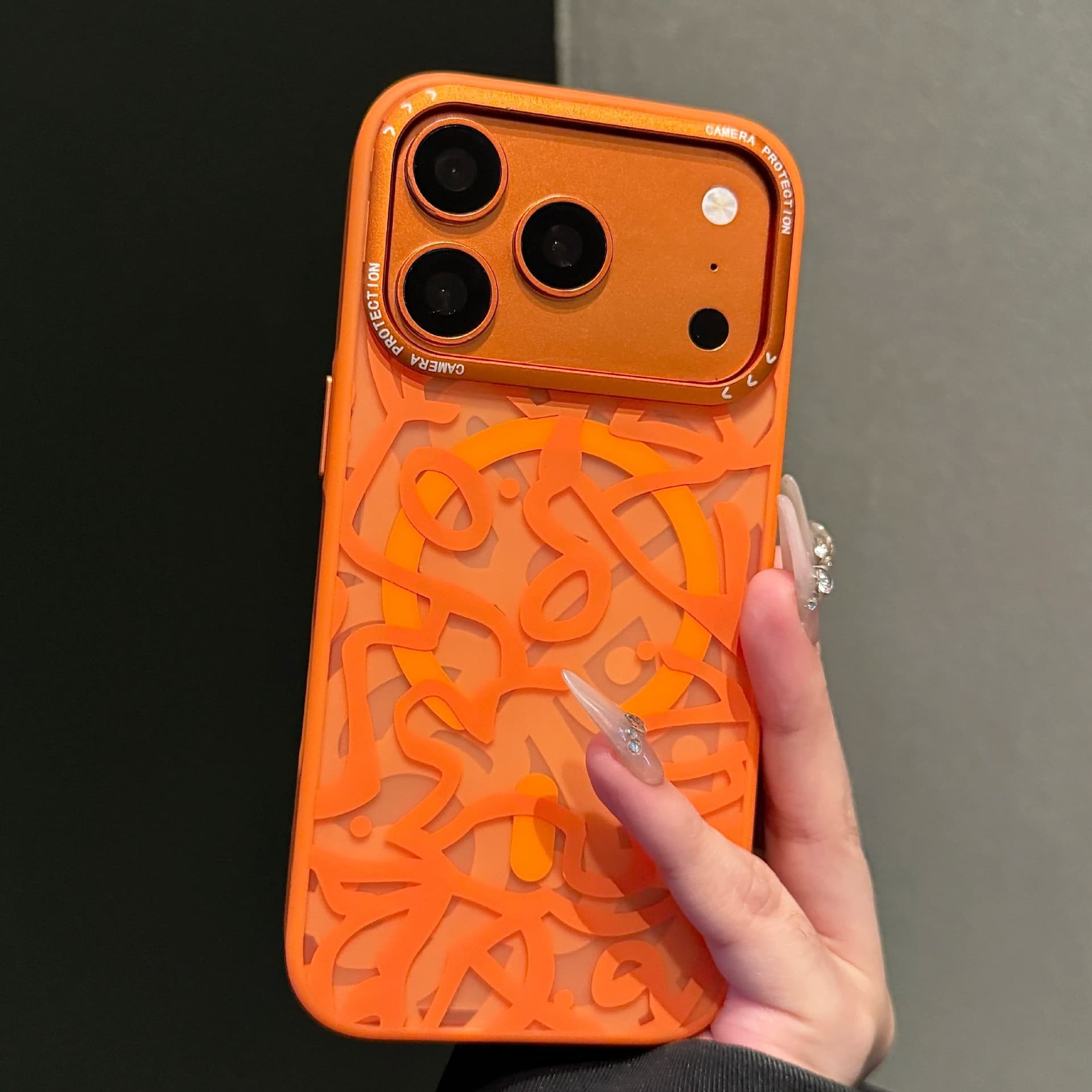 Suitable for iPhone18promax abstract graffiti lines magnetic phone case Apple 17 all-inclusive anti-fall protective cover