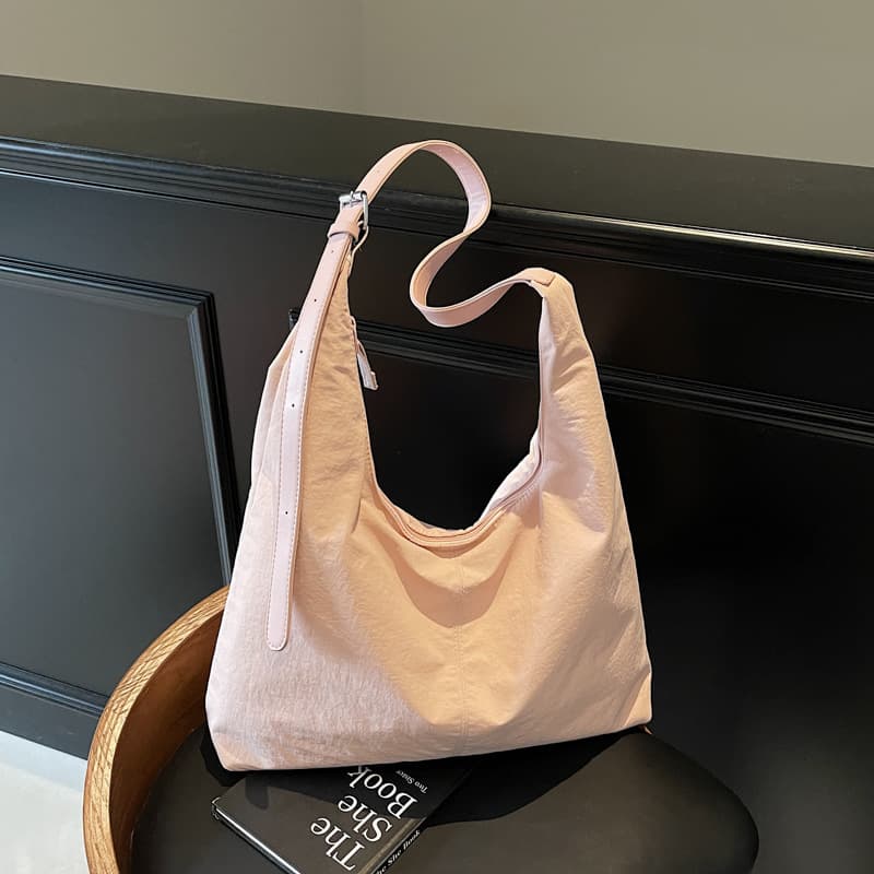 Large Capacity Tote Bag for Women, Fashionable New Style, Casual and Simple Shoulder Bag, Crossbody Bag for Students and Commuting