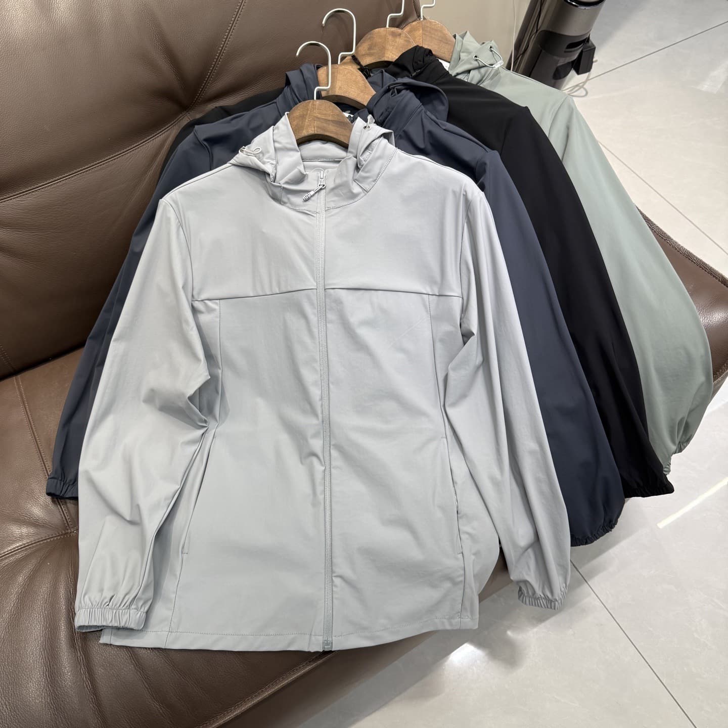 2026 Spring Kaiping Men's Outdoor Removable Hat Jacket Sun Protection Clothing Men's Lightweight Breathable Protective Clothing 628
