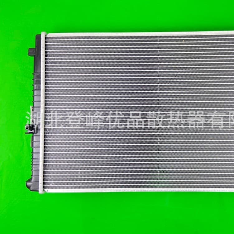 Factory direct sales of radiator water tank (5WD121251B) for 23 Volkswagen Tiguan 1.5T cars.