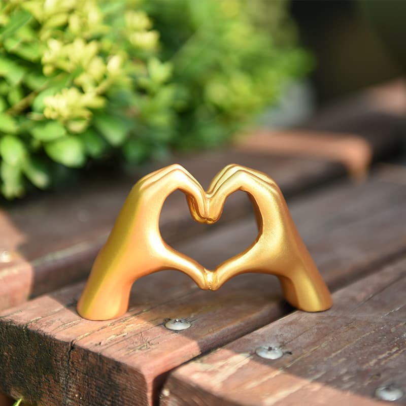 Modern Minimalist Nordic Style Heart Gesture Ornaments Resin Heart Shaped Finger Gesture Statues Valentine's Day Gifts