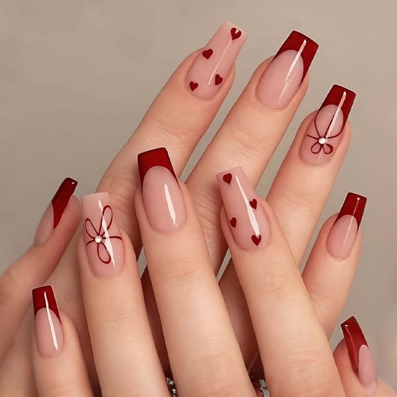 Short Coffin 24-Piece Press-On Nails French Love Heart Water Pipe Nail Tips High-End Feel