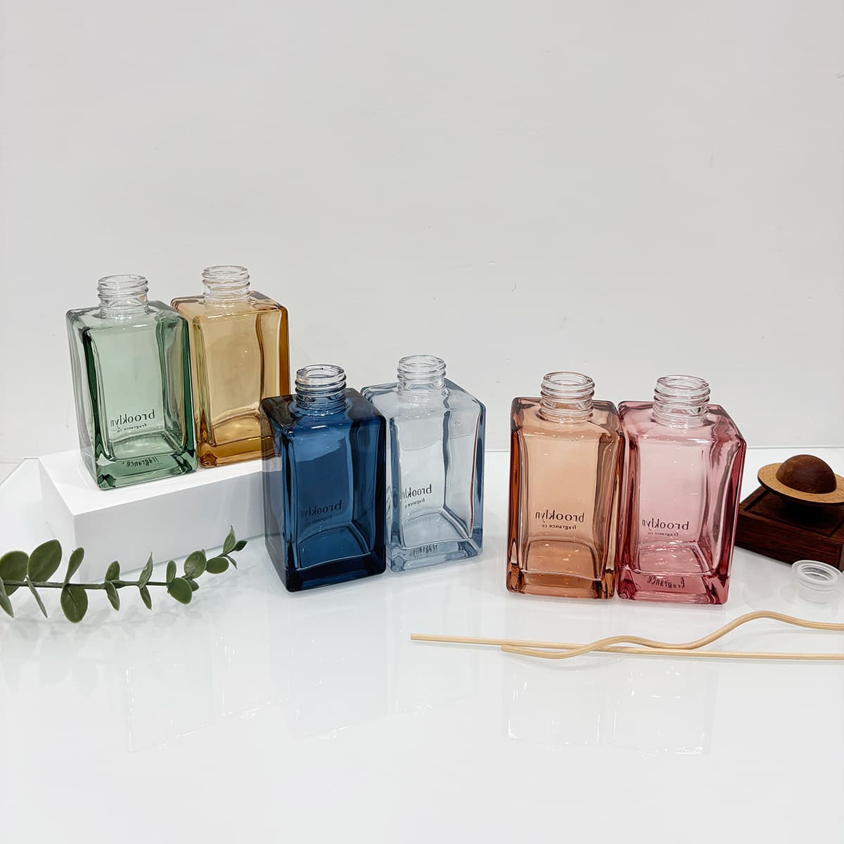 Wholesale 150ML long square aromatherapy bottle multi-color screw-top essential oil fragrance glass bottle fire-free rattan volatile empty bottle