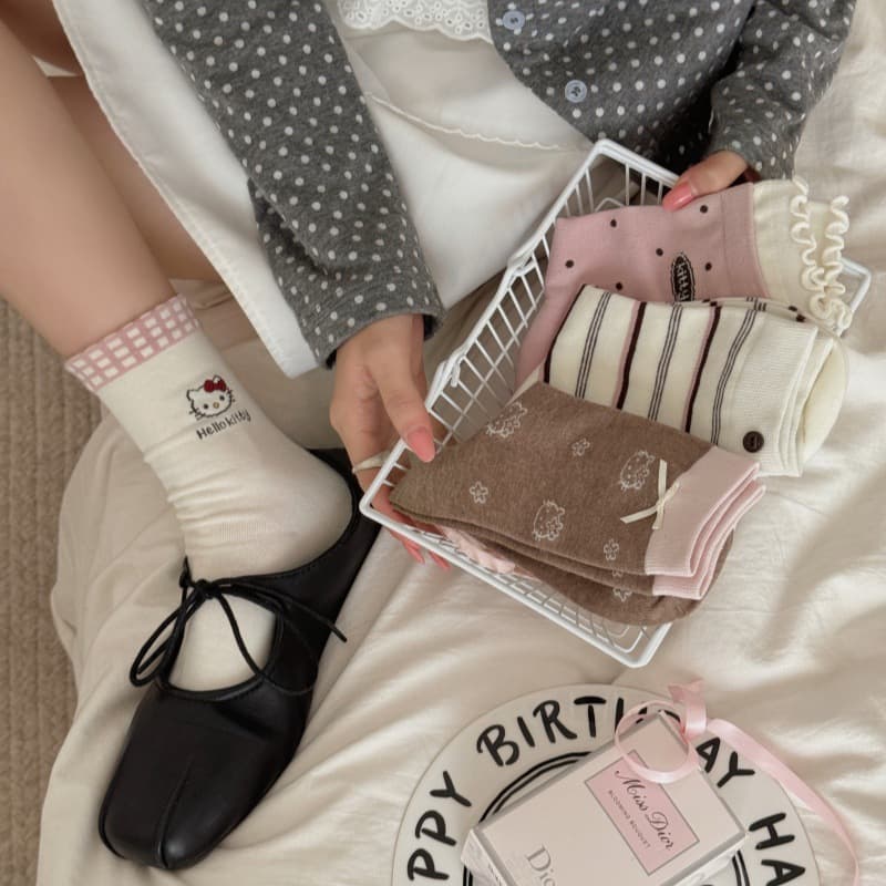 2026 Gentle Pink Kitty Sweet Lace Mid-Calf Socks for Women Japanese Style Breathable Versatile Bow Socks