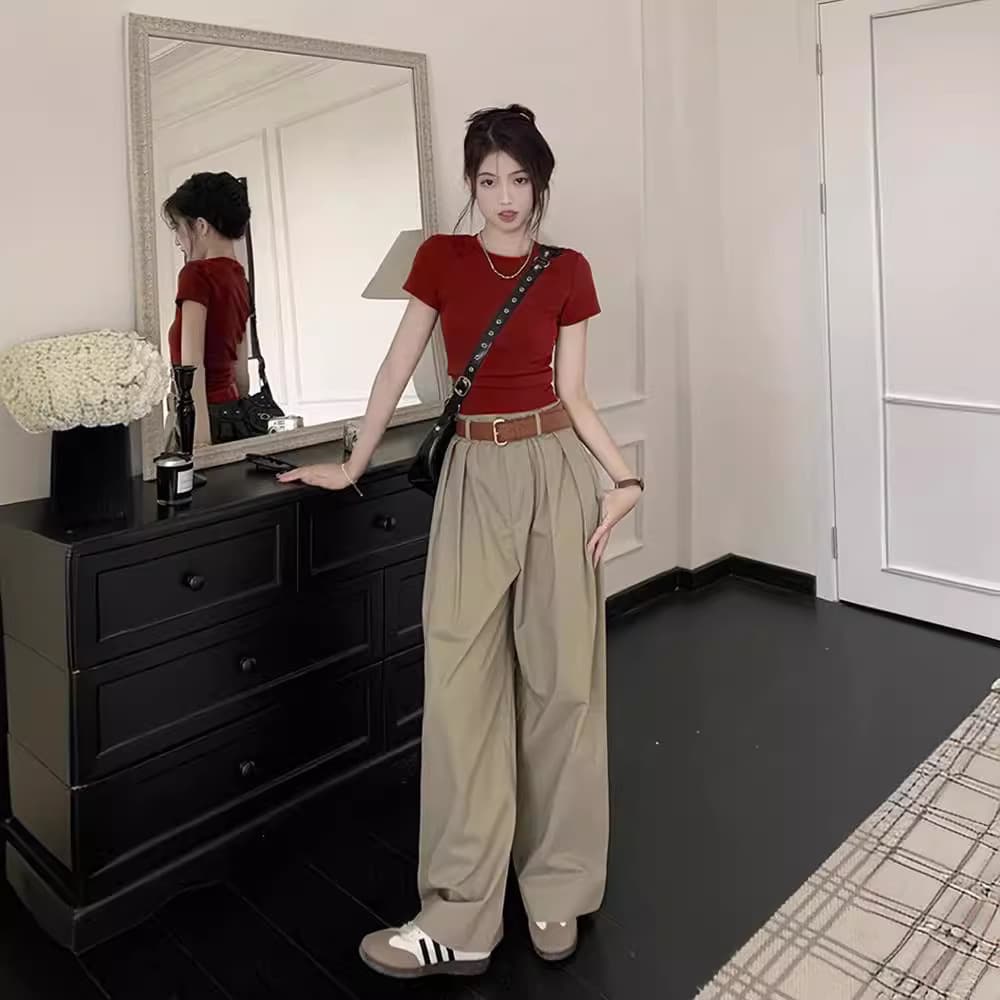 Summer 2026 Wine Red T-Shirt for Women, Cropped Top, Petite-Friendly American Trendy Slim-Fit Short Sleeve