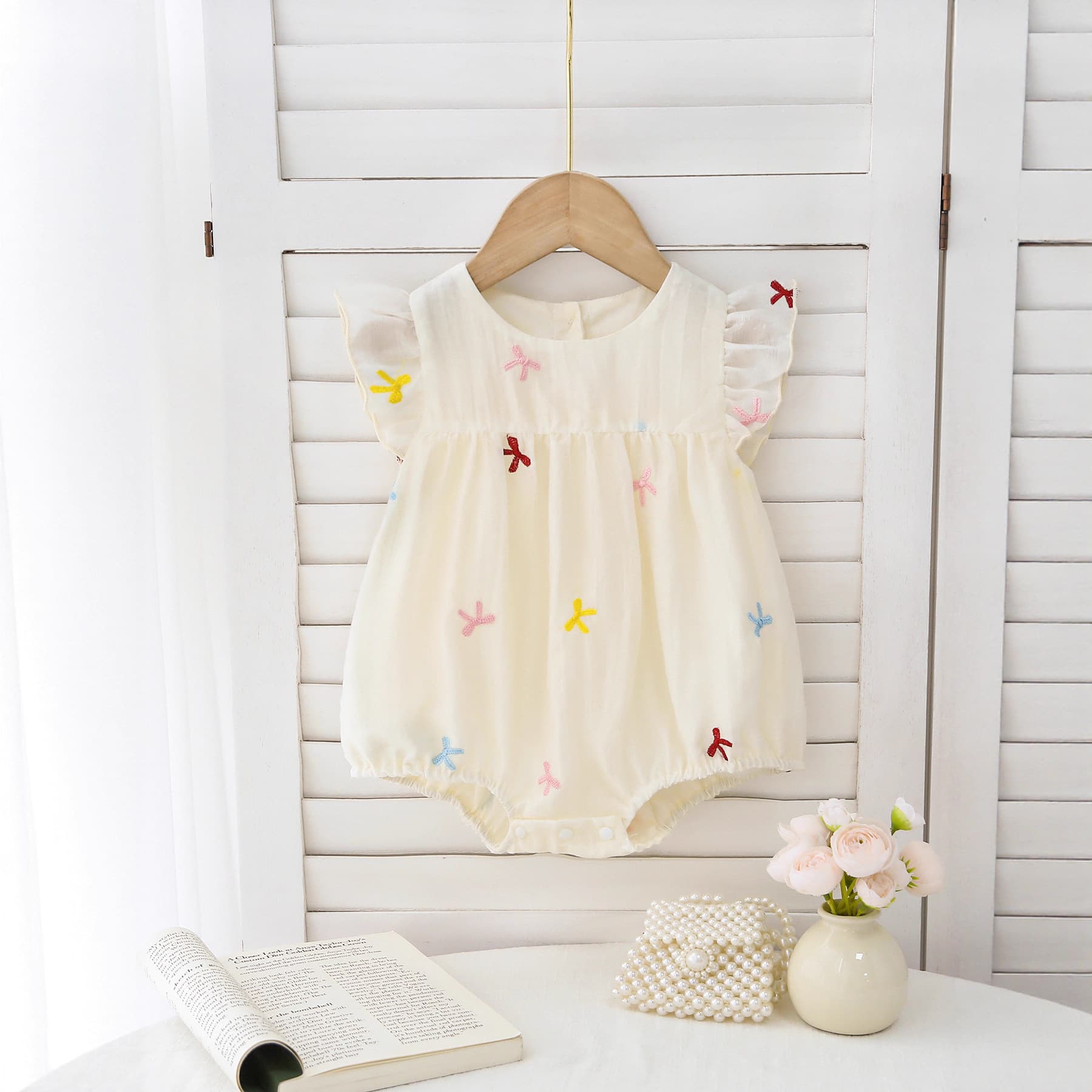 ins baby fashionable embroidered lace princess harem baby girl photography 100 days photo full moon children's clothing triangle crawl suit