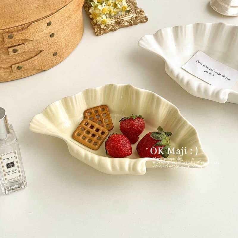 Creative Fruit Tray Living Room Home Use Light Luxury High-End Fine Ceramic Small Fruit Plate Premium Irregular Shaped Plate