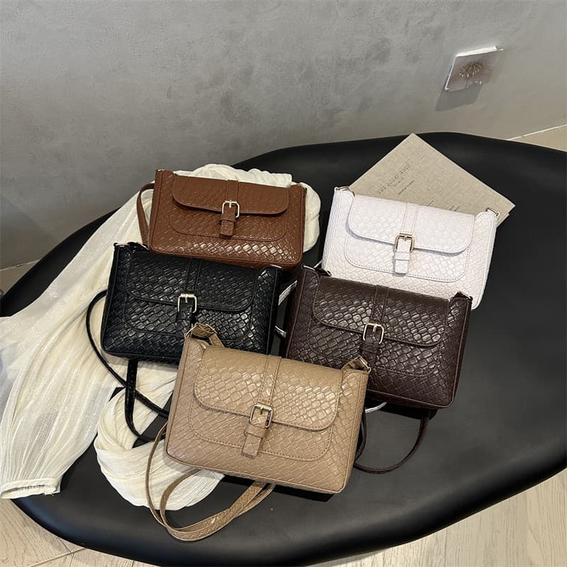 French Texture Underarm Crossbody Bag 2025 Spring New Fashion Woven Pattern Shoulder Bag Handheld Baguette Bag for Women