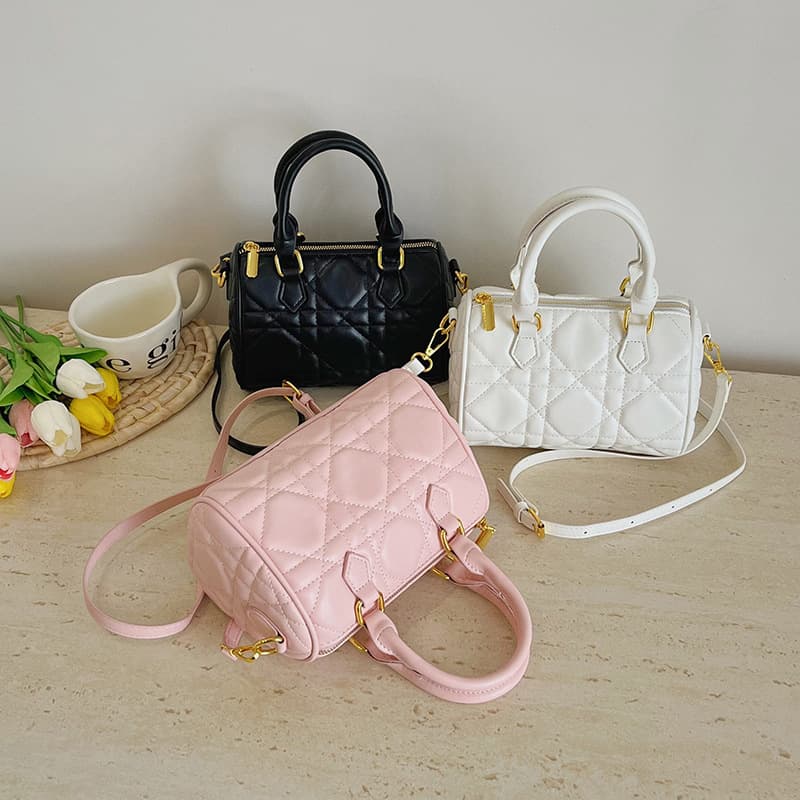 Cross-border Women's Bag 2026 New Style Bowling Boston Pillow Bag Premium Diamond Quilted Commuter Handheld Shoulder Bag
