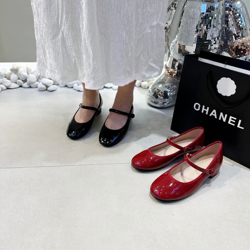 Zhenshop ZhiBao 2024 Spring/Autumn New Ballet Slippers Round Toe Single Strap Buckle Little Red Shoes Mary Jane Flats