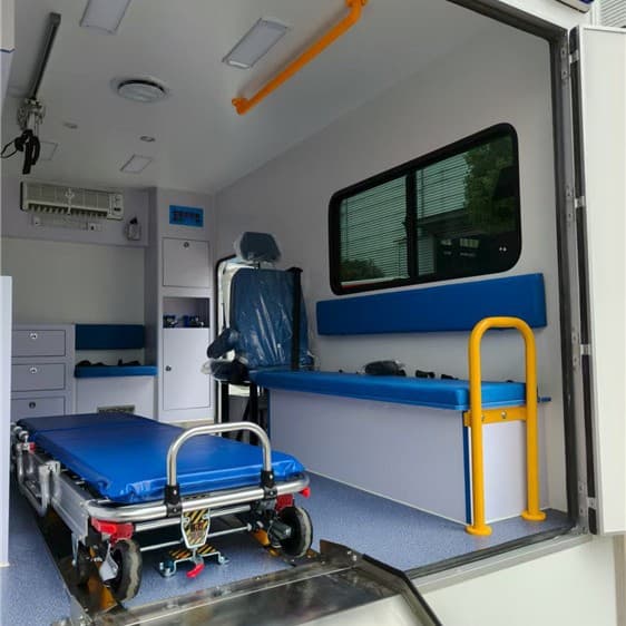 Export 120 Shelter Ambulance National VI Iveco Shelter Negative Pressure Ambulance / 120 Emergency Vehicle Model