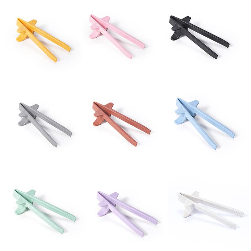 New finger chopsticks for lazy gamers, keeps hands clean for chips and snacks, wheat straw mobile phone accessory.