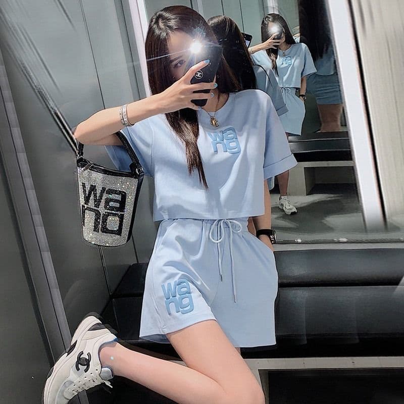 Women's Fashion Sportswear Set: Trendy Short T-Shirt and Shorts Two-Piece for Summer, New Style for Students