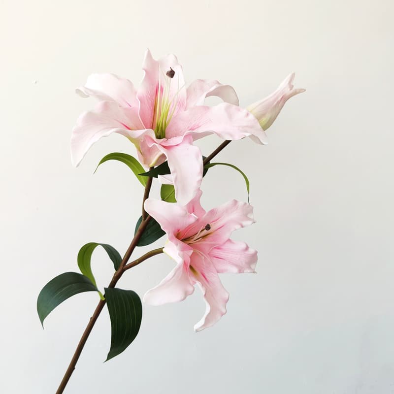 3-head simulated hand-feel PU moisturizing lily fake flower restaurant bunch living room decoration ornaments set vibrato potted fake flower