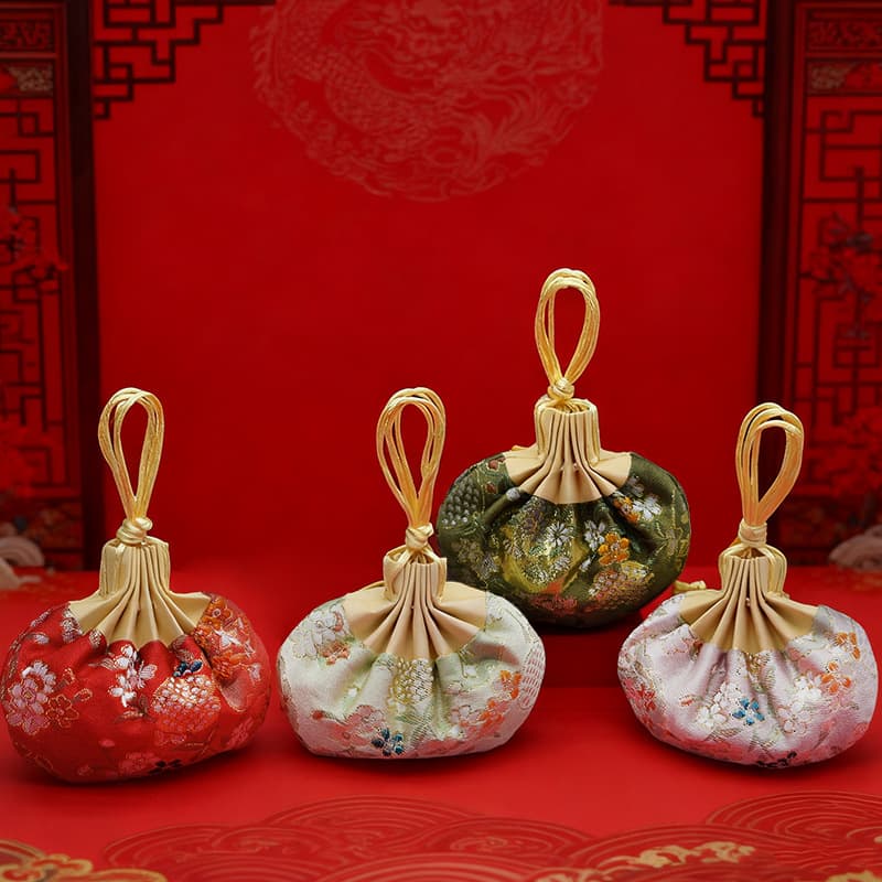 Ready-to-ship scented drawstring bags with vanilla fragrance for Mid-Autumn Festival, ideal for living rooms and study areas as aromatic hangings.
