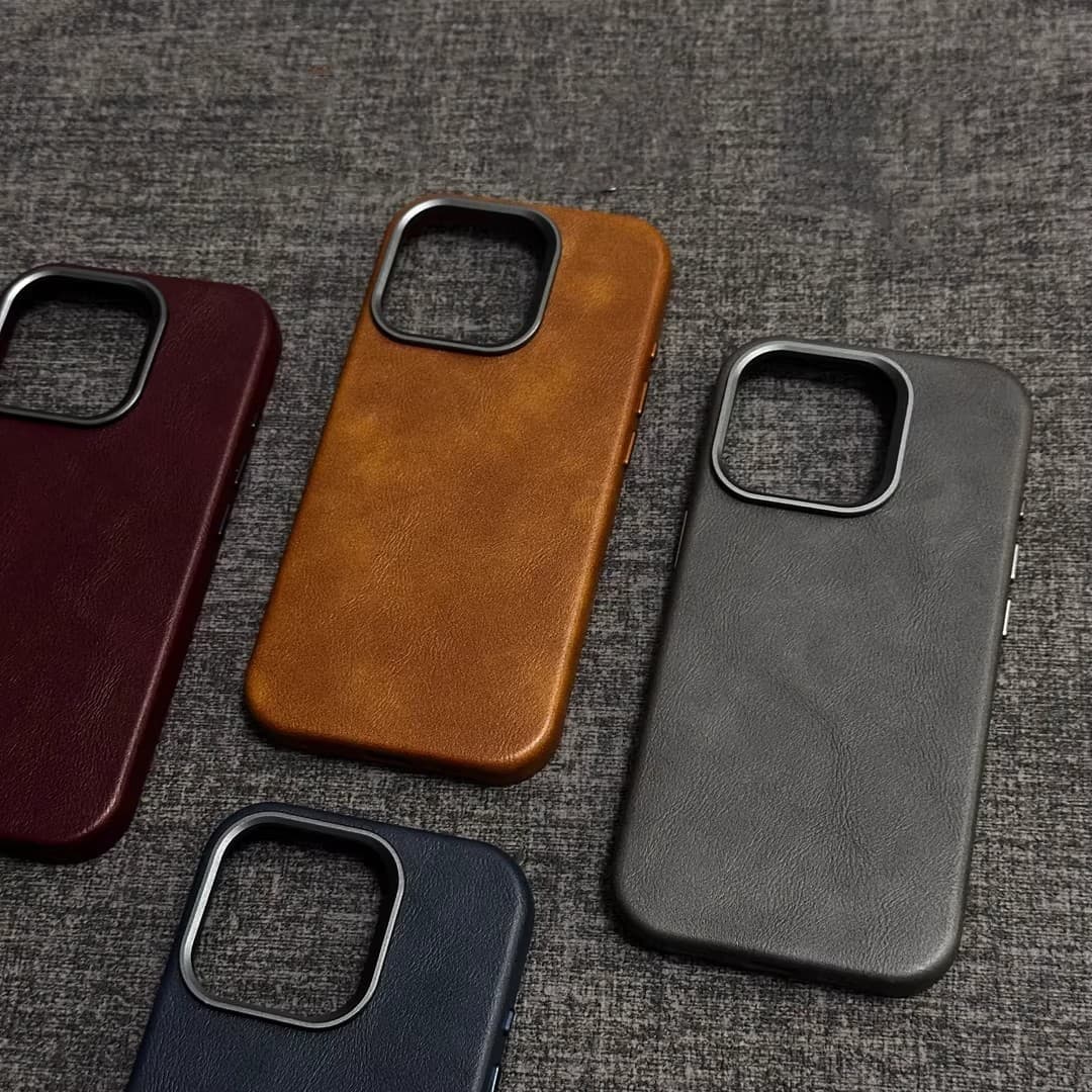Suitable for Apple 17 Pro Max Phone Case, Crazy Horse Pattern Genuine Leather iPhone 16 All-Inclusive Magnetic Anti-Fall Protective Case