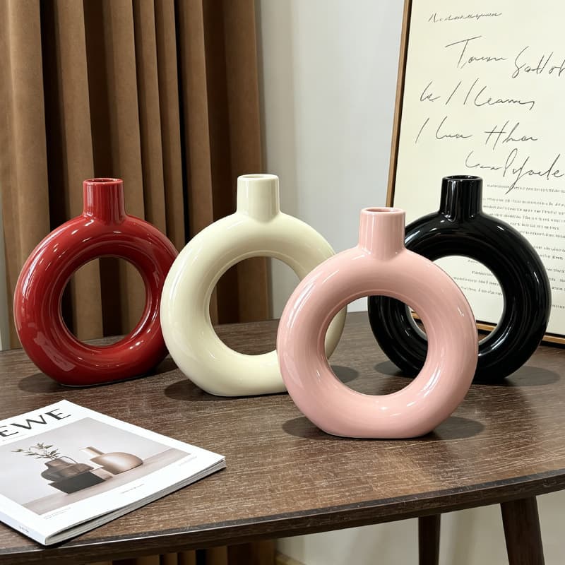 Ins-style decorative vase, round donut ceramic vase for flower arrangement, high-end dried flower ceramic vase