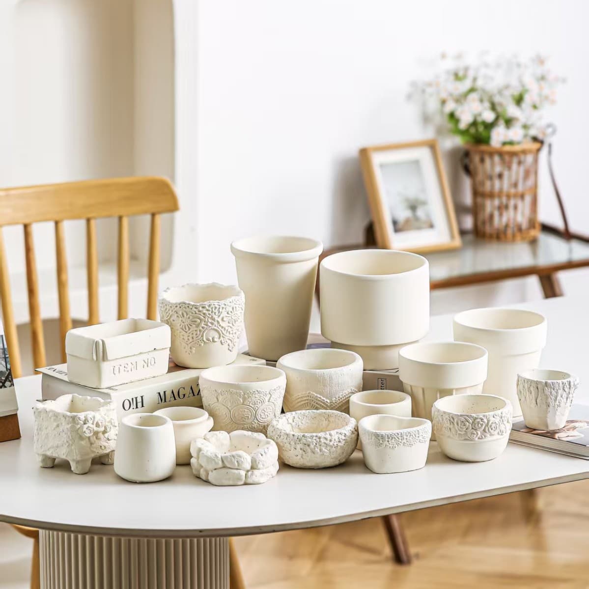 Cream-style off-white minimalist breathable flower pot for garden and balcony