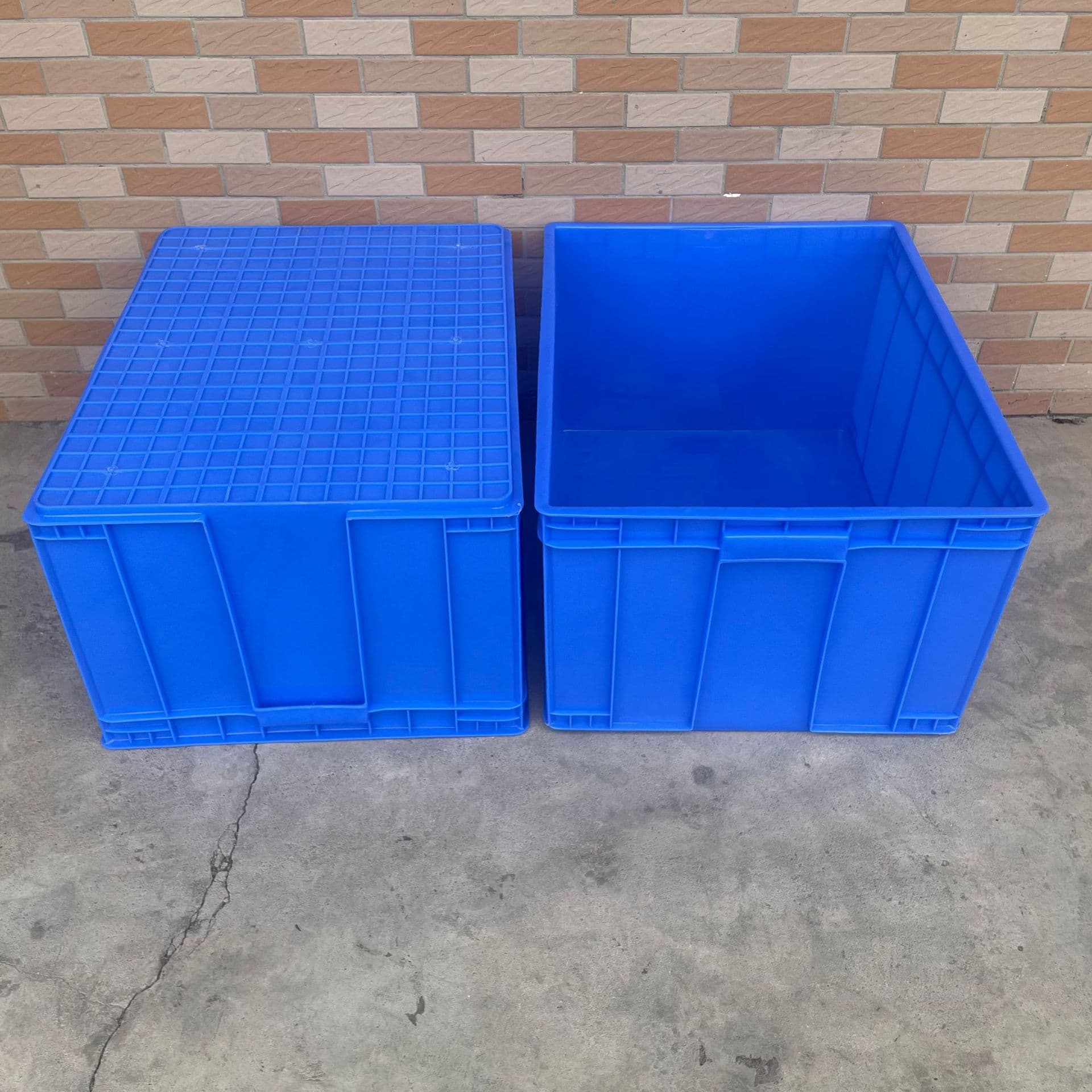 Thickened plastic turnover boxes with lids, screws, parts boxes, warehouse material storage baskets, industrial plastic boxes