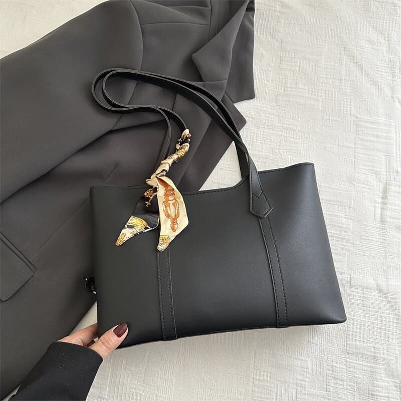 Fashionable Versatile Retro Commuter Shoulder Bag Trendy Simple Tote Bag College Student Class Bag Premium Women's Bag