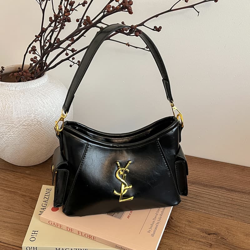 2026 Spring and Autumn French Fashion Retro Single Shoulder Crossbody Bag Large Capacity Textured Handbag Western Style Commuting Bag