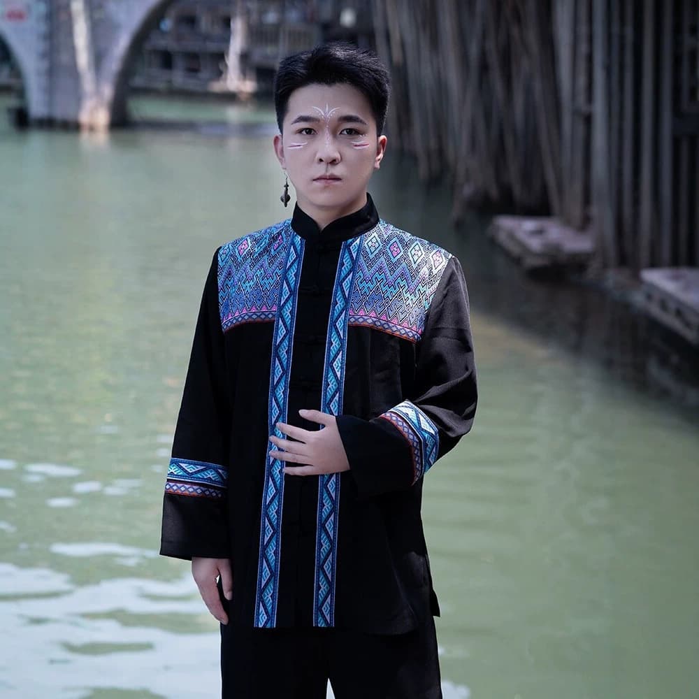 Guangxi Zhuang costumes, Yunnan ethnic minority traditional adult male Zhuang brocade, Miao and Yi dance performance clothing travel photography