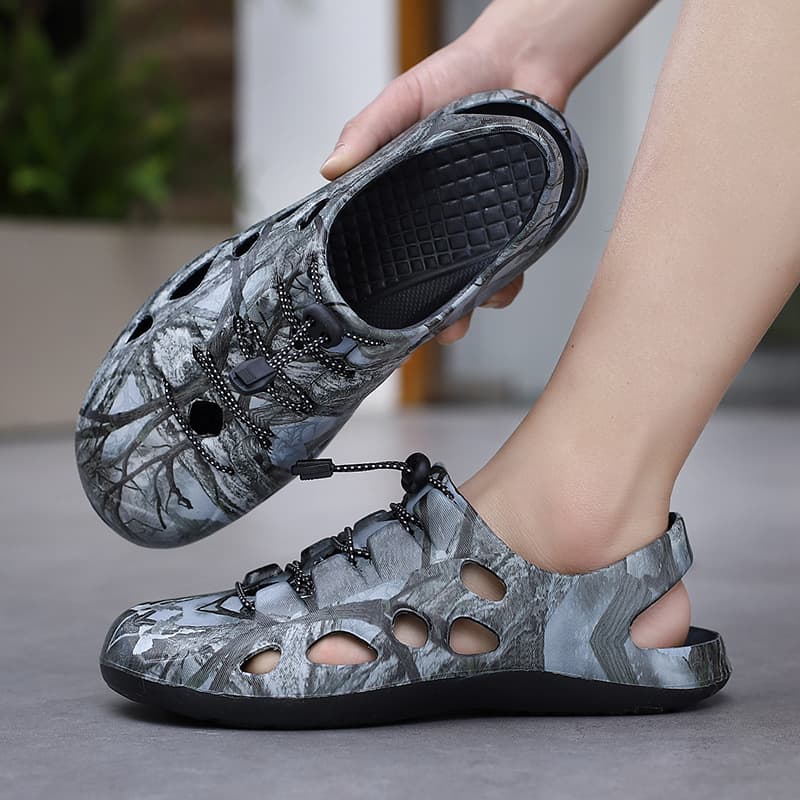 EVA Lightweight Slip-On Outdoor Sandals, Cross-Border Big Size 2026 Maple Leaf Beach Clogs, Drop Shipping