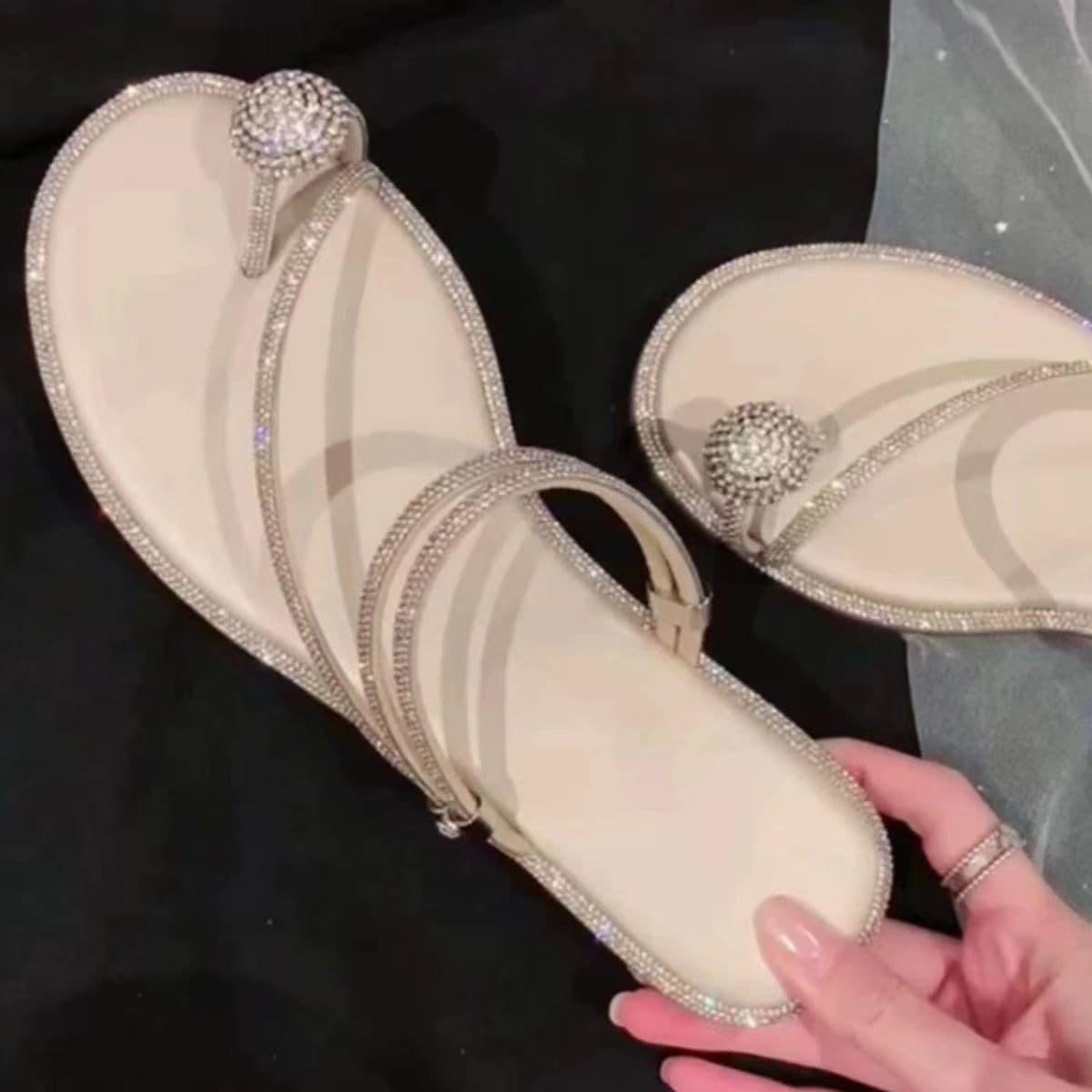 2024 Ultra-Soft Slippers Outdoor Wear Toe-Post Roman Sandals French Versatile Summer Rhinestone Slides New Arrival