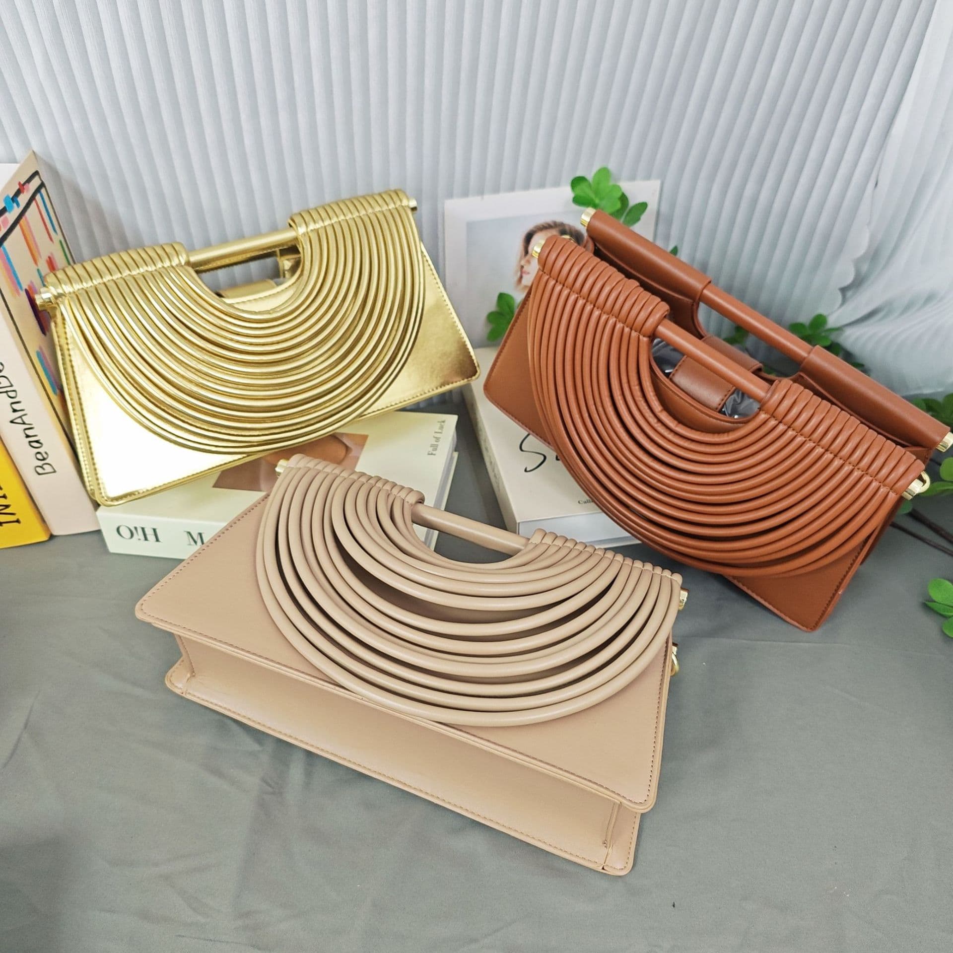 New Guangzhou Cross-Border Woven Handbag Women's Shoulder Slant Bag Fashionable Personality High-End Sensation Hand-Held Bag