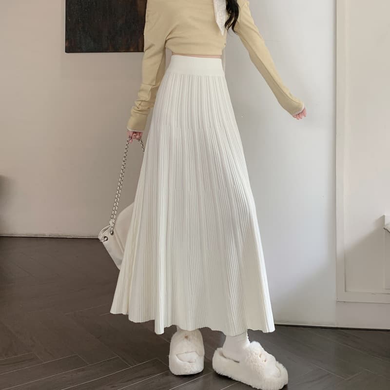 Women's Knitted Pleated Skirt for Autumn and Winter, High-Waist Slimming A-Line Long Skirt, Flowing Flared Skirt, New Trendy Office Wear