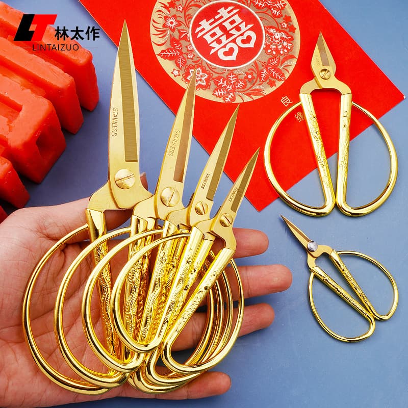 Golden dragon and phoenix scissors, suitable for home use, ribbon-cutting ceremonies, retro opening ceremonies, weddings, and other special occasions. These are exquisite small scissors for handmade tailoring.