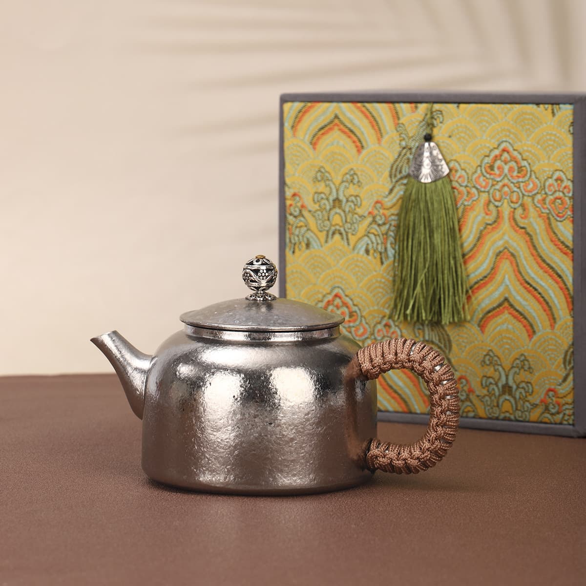 New Light Luxury Pure Titanium Teapot, Antibacterial, High Temperature Resistant, Double-Layer Tea Brewing Pot, Home Portable Titanium Pot Gift Box Wholesale