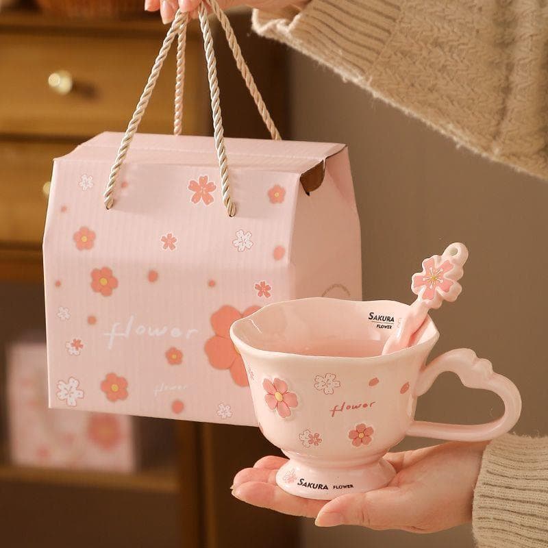 Ceramic coffee cup for home use, breakfast, gifts, couples, high appearance, water cup with spoon, women's mug