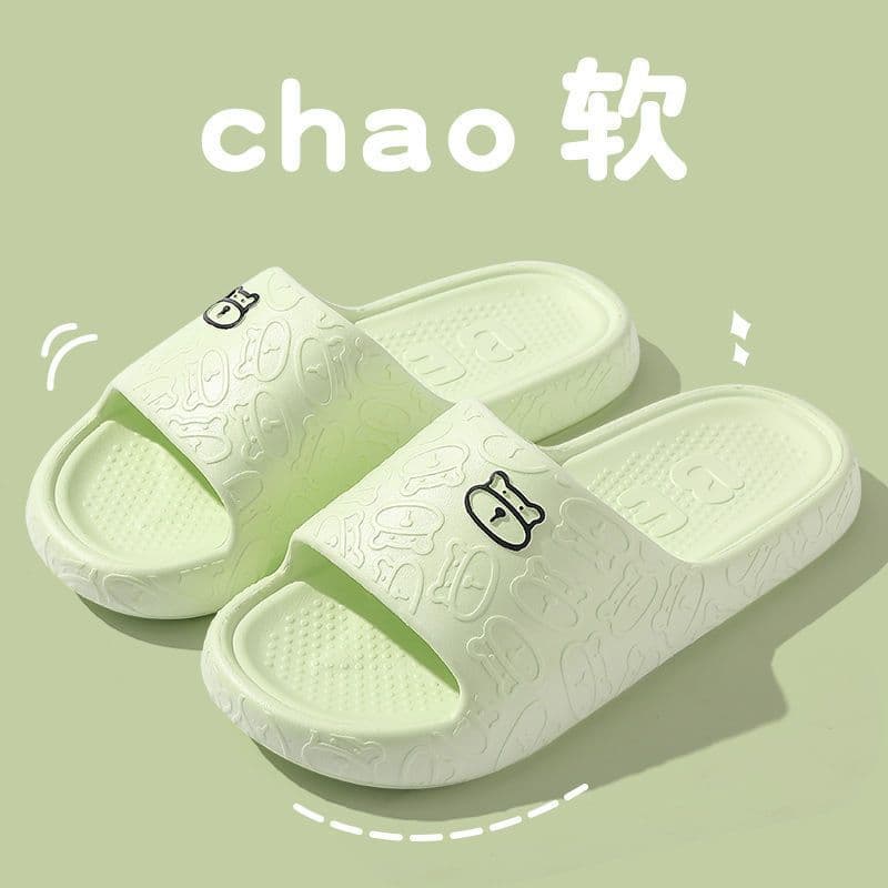 Cute bear slippers for women in summer, soft-soled non-slip slippers for couples to go out, thick-soled sandals for men, summer