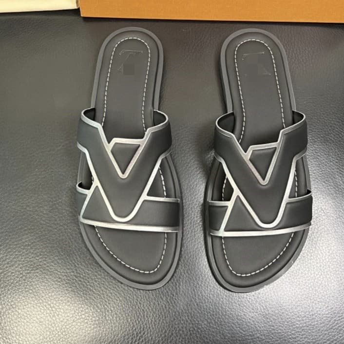 Men's Casual Thick Sole Slippers, European and American Style, Cross-Border New Indoor Slippers, Anti-Slip Cloud-Like Comfort Slippers