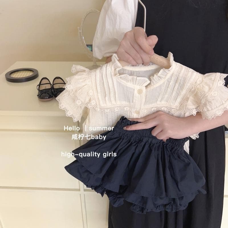 Korean style children's clothing, girls' summer clothing, fashionable western suits, children's lace shirts, bud shorts, two-piece trendy set