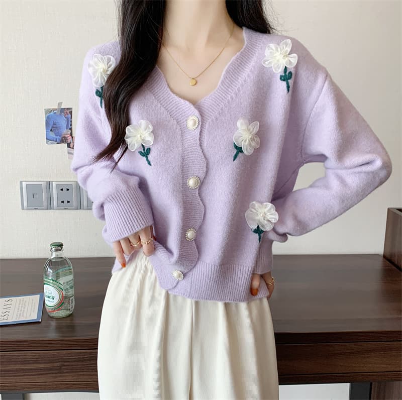 Korean Autumn/Winter New Sweet 3D Floral Beaded Knitted Cardigan for Women, Soft and Waxy Age-Reducing Spring Sweater Jacket for Women