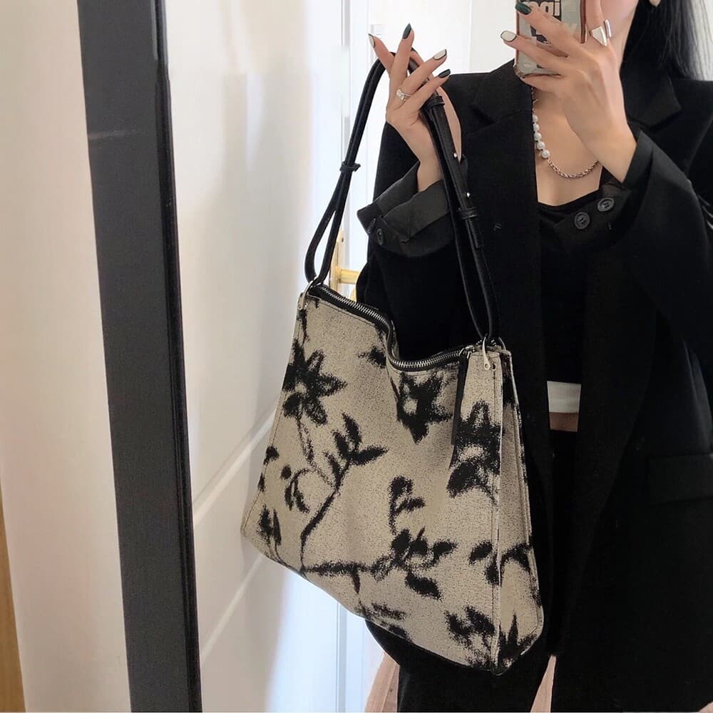 2026 New Style Niche Jacquard Tote Bag for Women, Large Capacity Commuter Shoulder Bag, Retro Premium Crossbody Bag