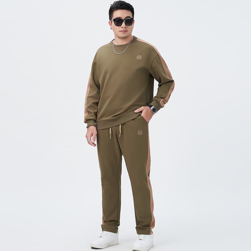 Plus-size men's Japanese high-street style crew neck sweatshirt pullover with embroidery and color-blocked trousers, simple and loose men's sportswear set