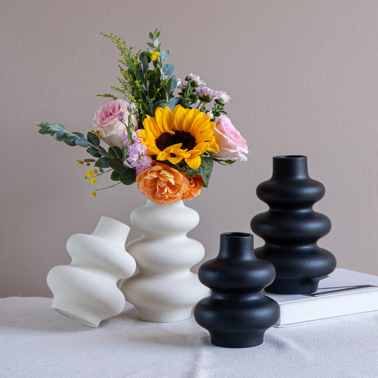 Wholesale Creative New Style Plain Ceramic Vases, High Aesthetic Flower Pots, Matte Flower Arrangements, Cross-Border Ceramic Home Decor Items