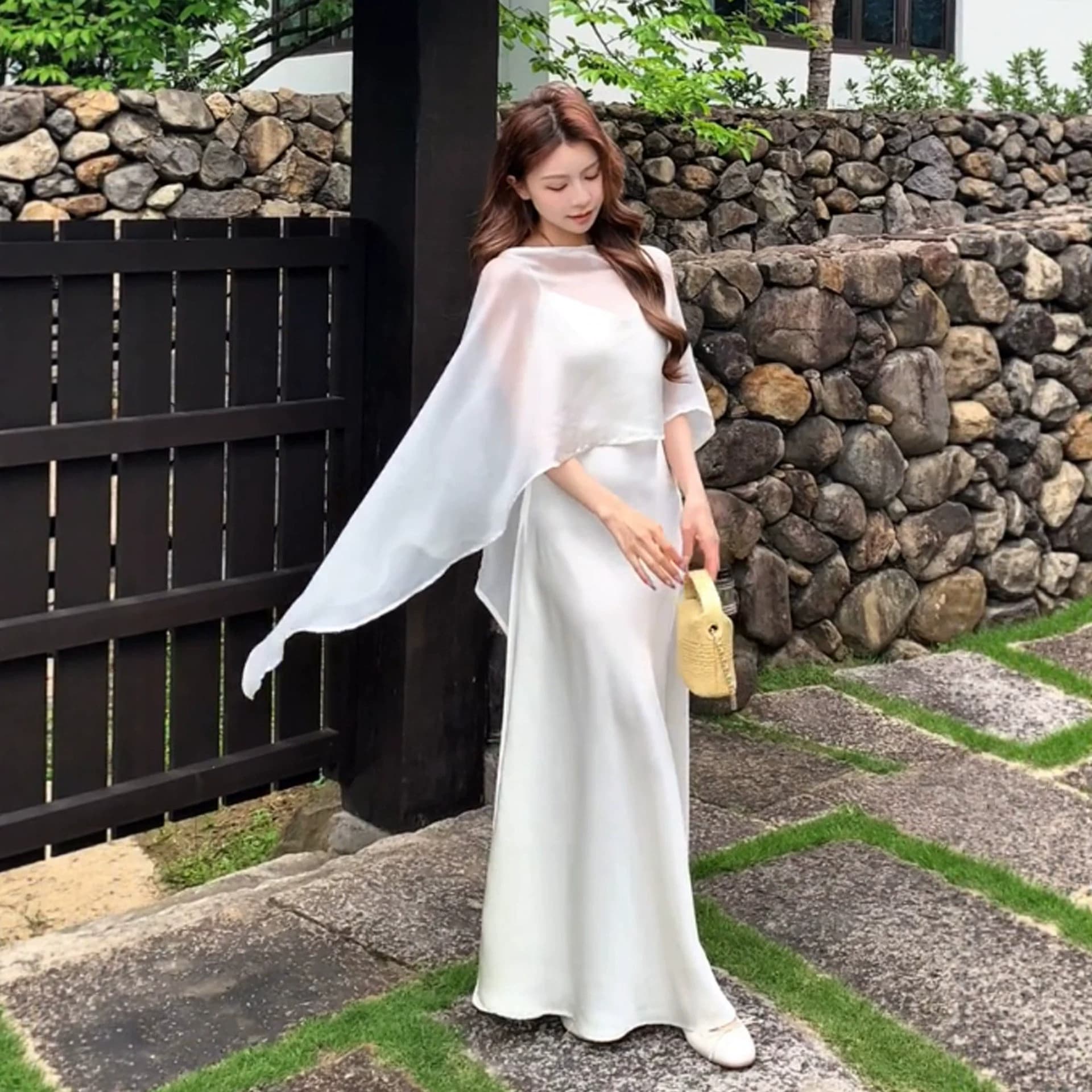 Flowing Cape Summer Sun Protection Shawl for Women, New Stylish Thin and Slimming Outerwear, Elegant Cover-Up Top